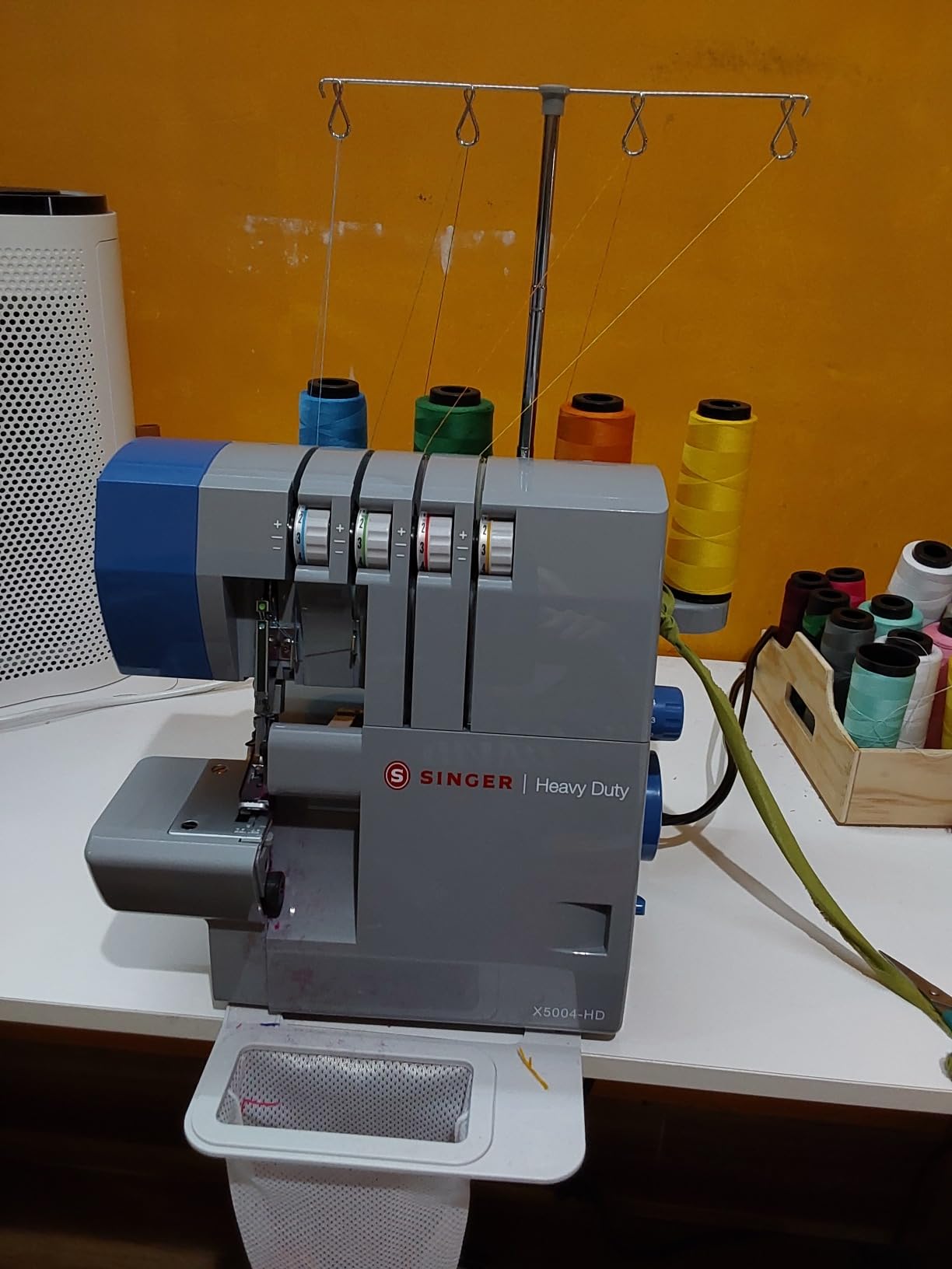 Serger & Overlock Machine